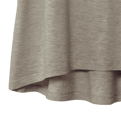 前身頃に比べて後見頃が若干長くなっています