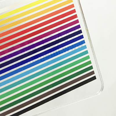 両面印刷の場合、わずかに透け・凹凸が生じます