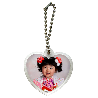 アクリル本体サイズは幅4cm×縦3.9cm