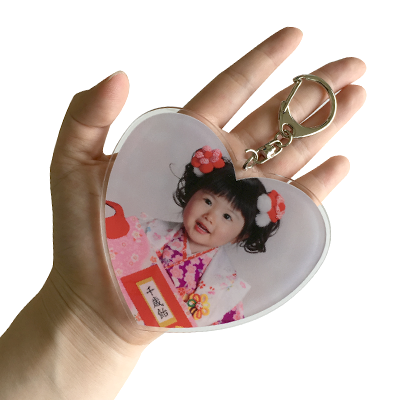 インパクト大!リュックのチャームにしやすいサイズ