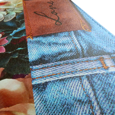 鮮やかなフルカラー