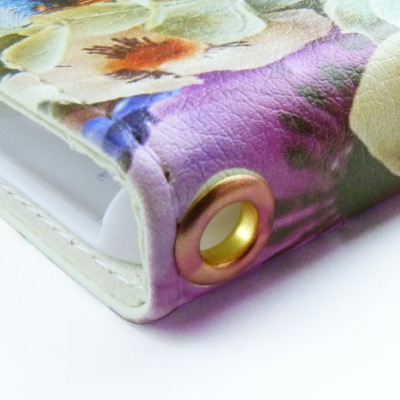 鳩目のストラップ穴