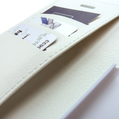 カードが3枚収納できます