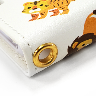 鳩目のストラップ