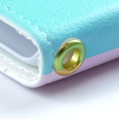 鳩目のストラップ穴