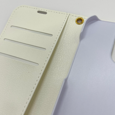 カードが3枚収納できます